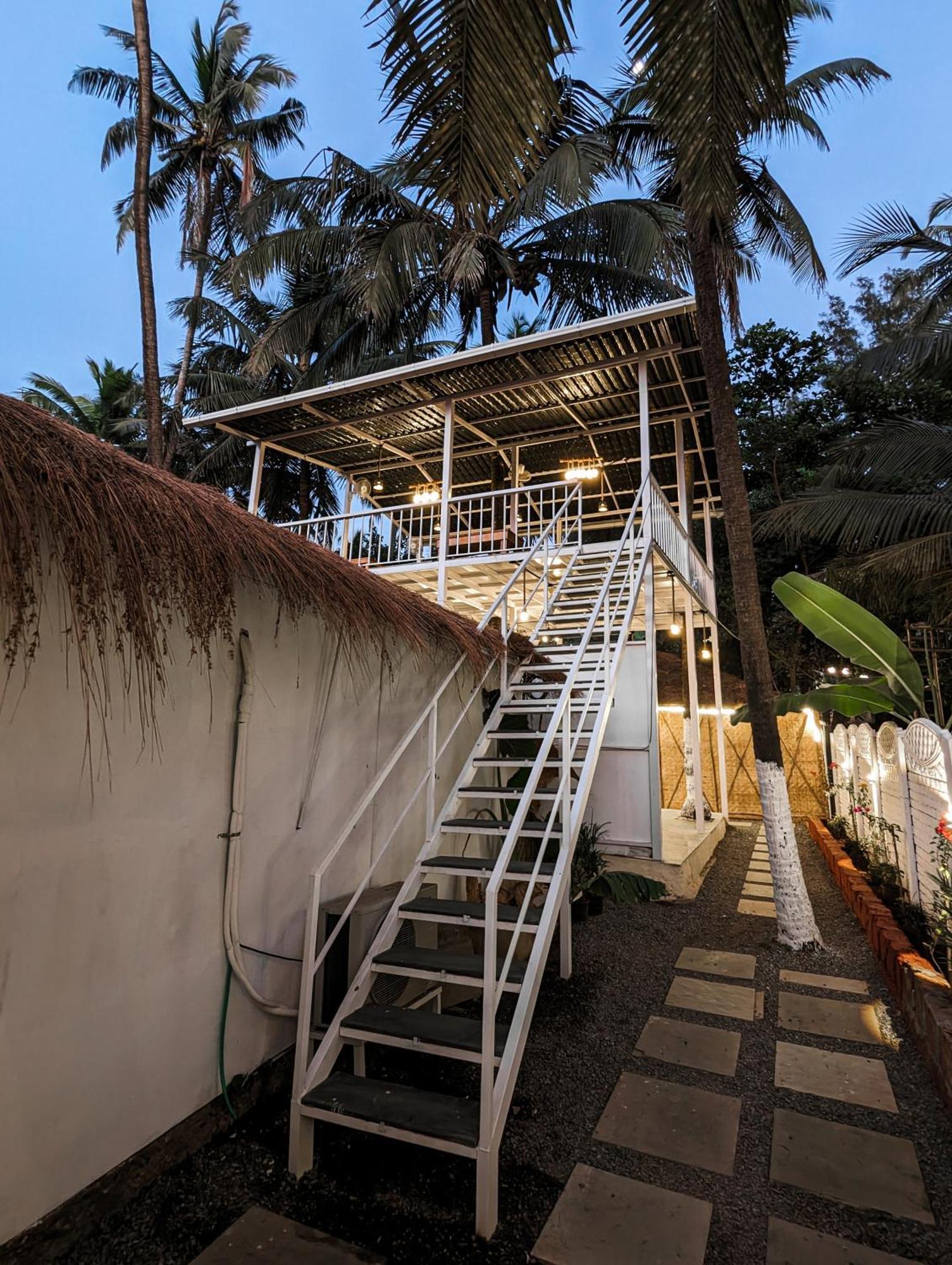 Aqua Beach Stays Ashwem Mandrem Kültér fotó