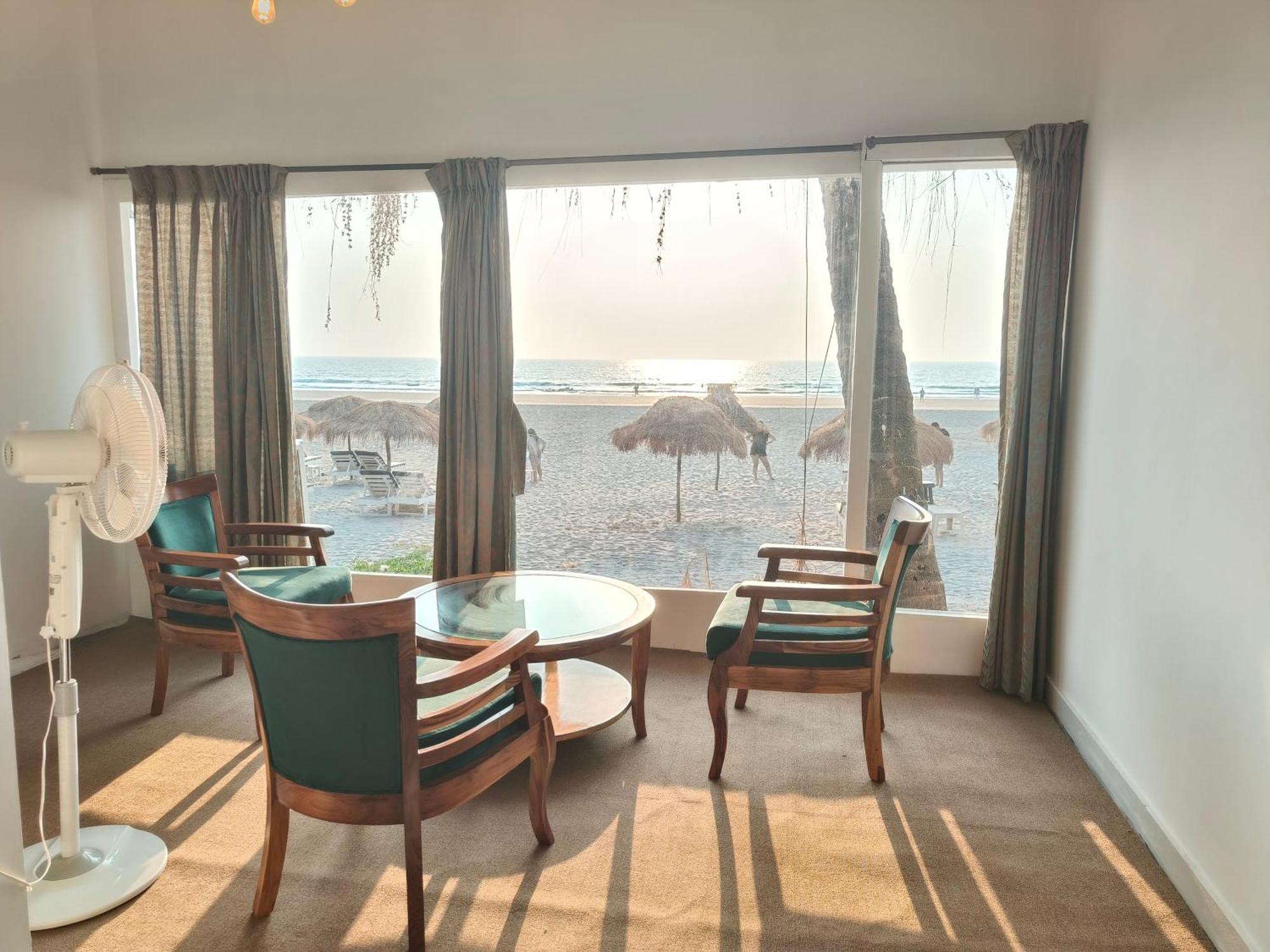 Aqua Beach Stays Ashwem Mandrem Kültér fotó