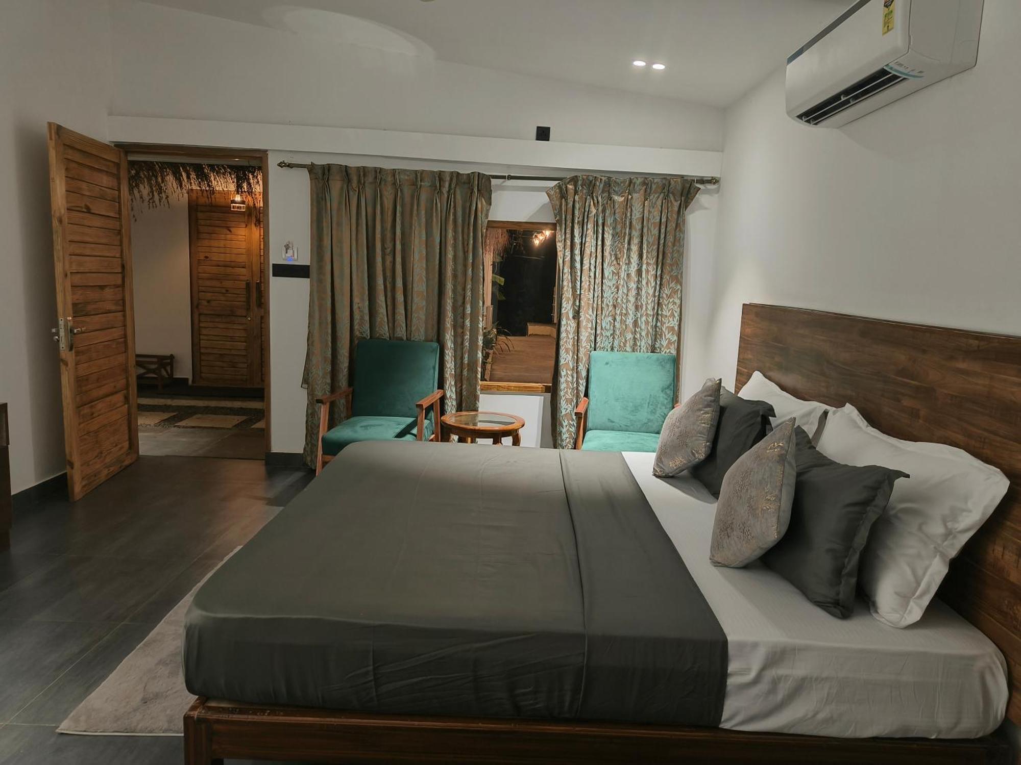 Aqua Beach Stays Ashwem Mandrem Kültér fotó
