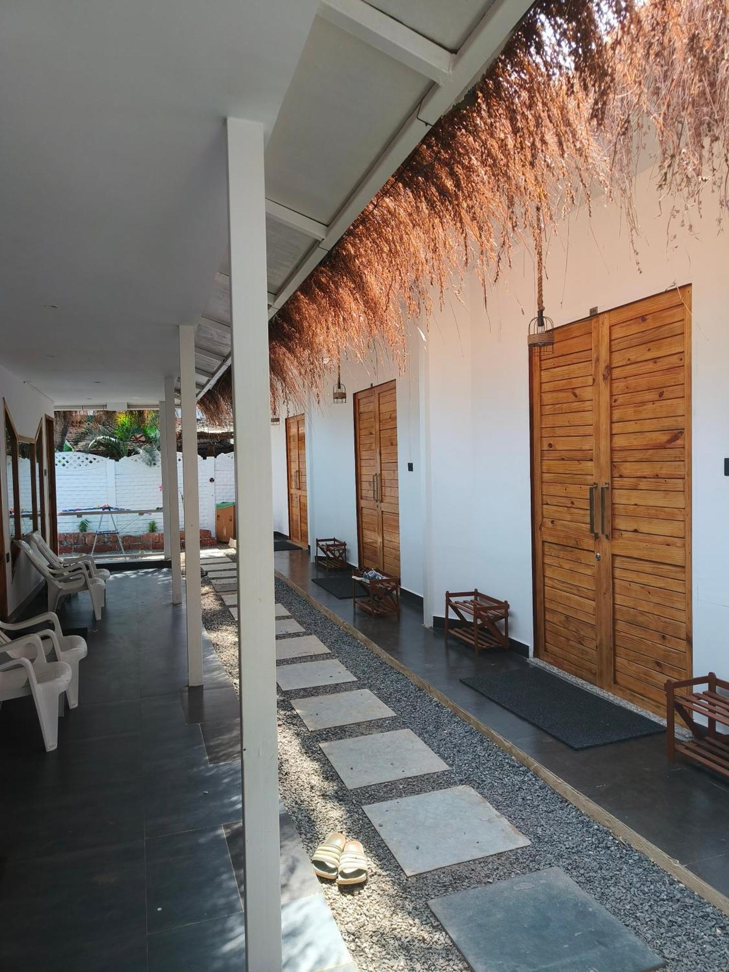 Aqua Beach Stays Ashwem Mandrem Kültér fotó