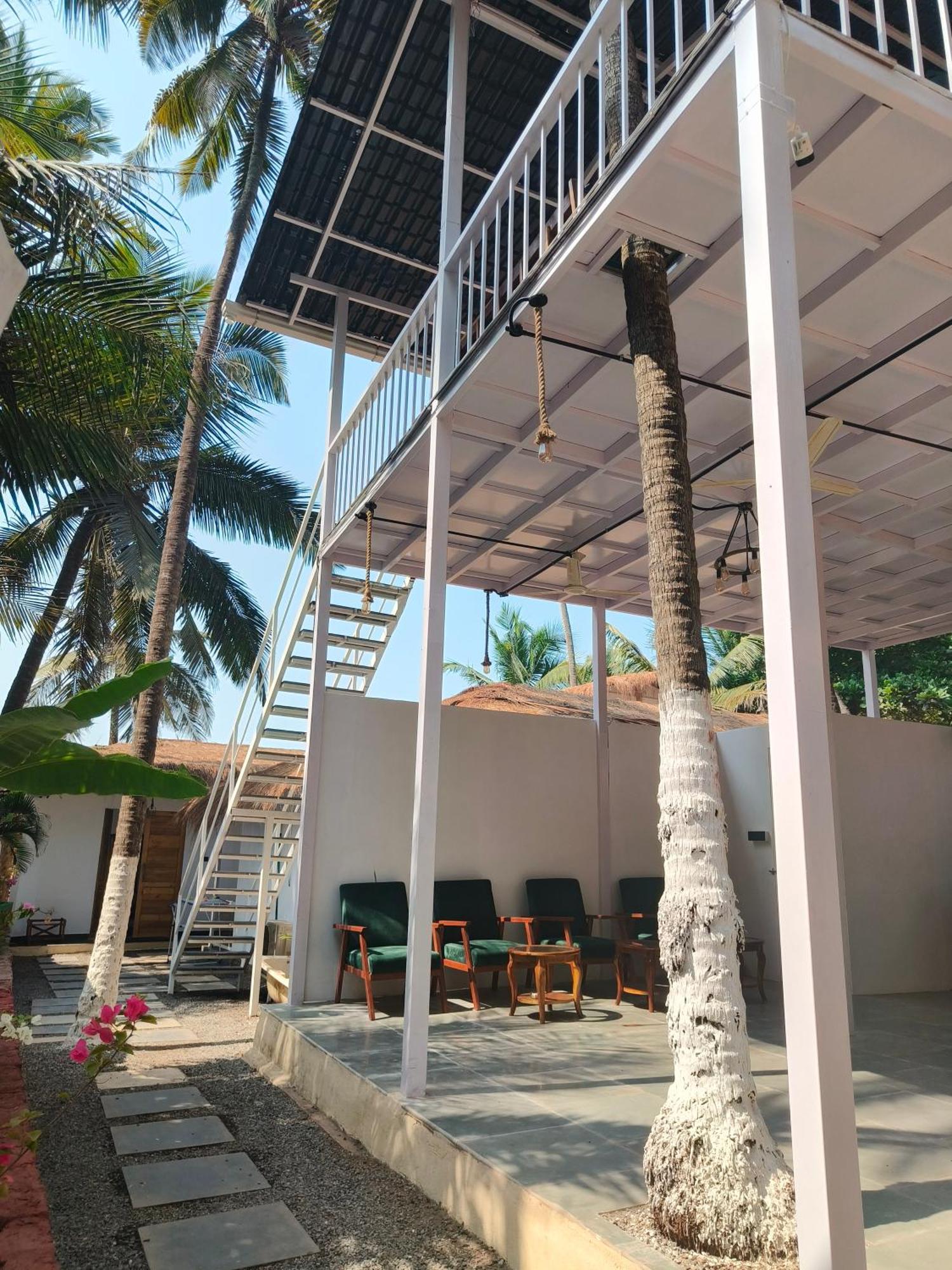 Aqua Beach Stays Ashwem Mandrem Kültér fotó